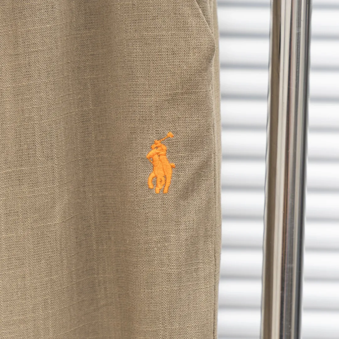 P270 top version (different currencies) You can scan the QR code to enter the official website. Style: Ralph Lauren POLO linen old money style embroidered trousers. Color: Picture color. Size: S-L. Fabric: Linen. Accessories: Full set of customized accessories. No gender distinction. Same style for men and women.